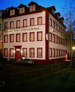 Vier Jahreszeiten Heidelberg Buitenkant foto